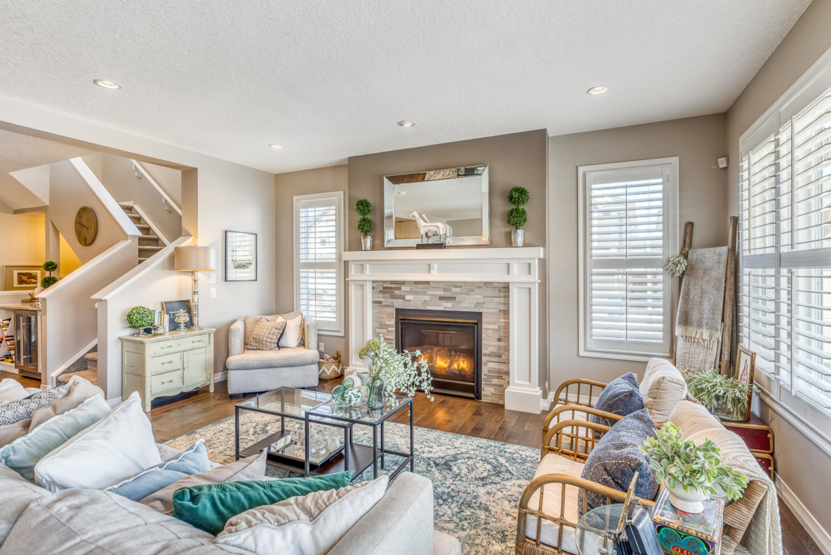 How to Virtually Stage for the Season (Without Lifting a Finger)